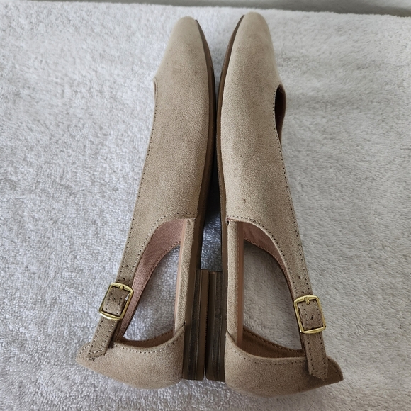 Old Navy Tan Flats with Ankle Strap - Picture 6 of 9